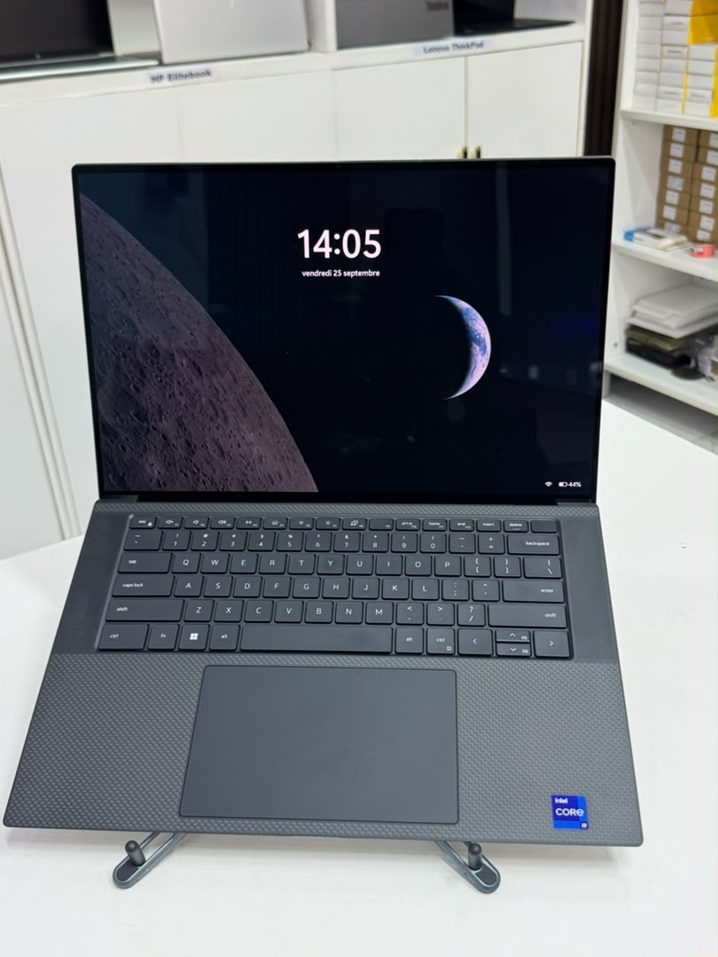 Dell XPS 15 9520 —