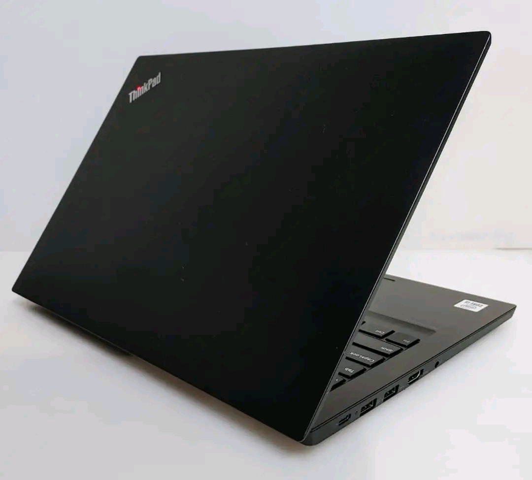 Asus VivoBook 15 Core i3 4Go 1To