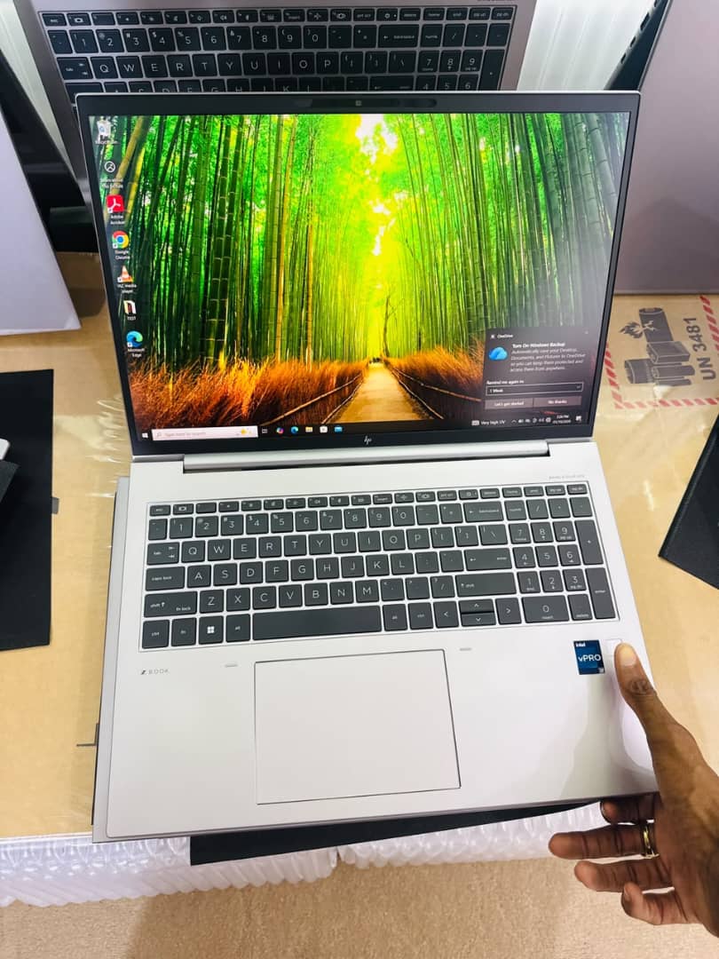 HP ZBook Firefly 16 G9 Workstation