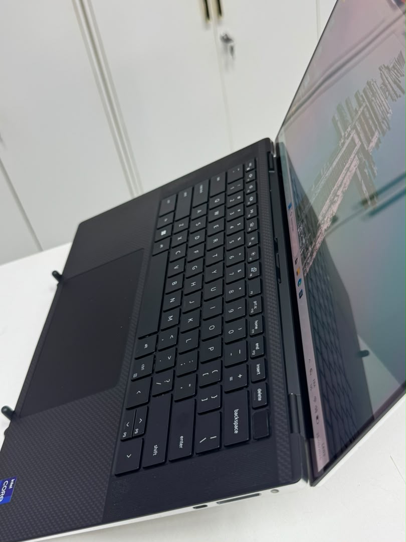 Dell XPS 15 9520 —