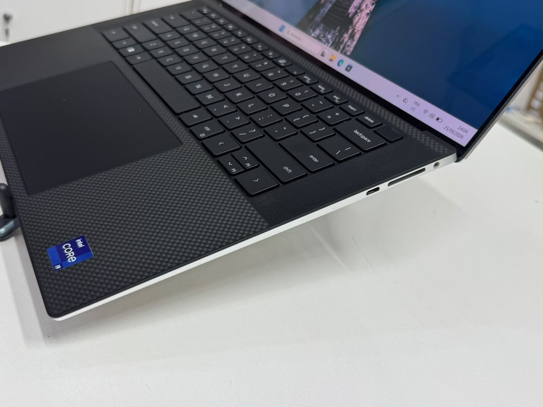 Dell XPS 15 9520 —