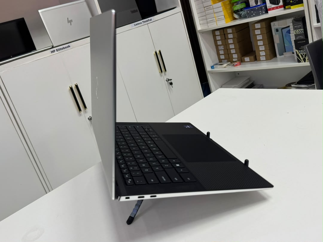 Dell XPS 15 9520 —