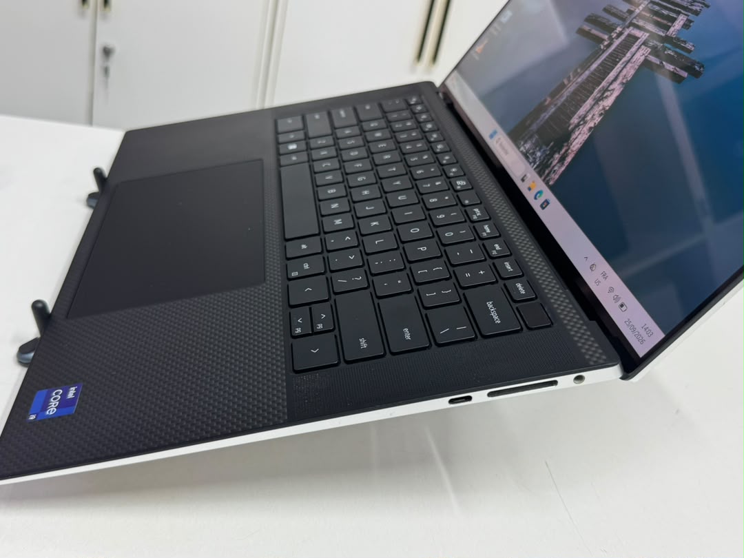 Dell XPS 15 9520 —