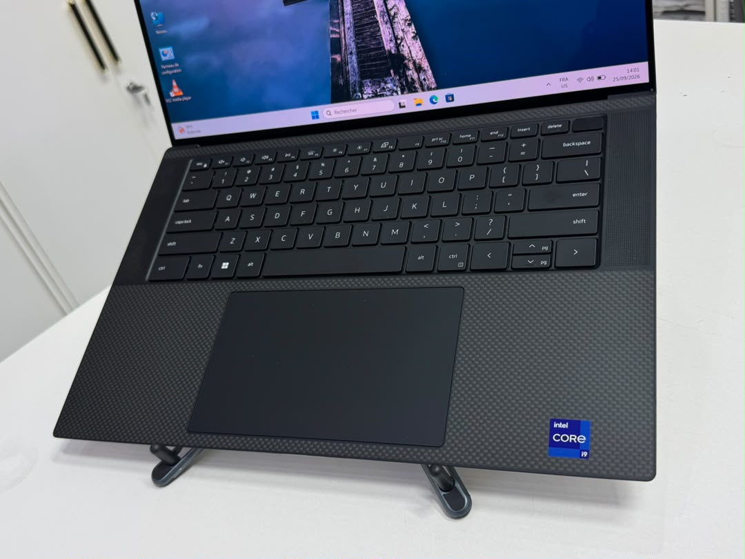 Dell XPS 15 9520 —